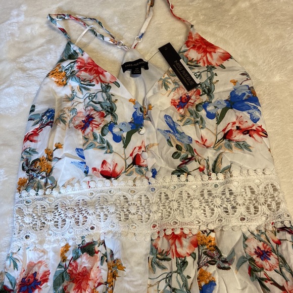 Floral Romper - Picture 2 of 4